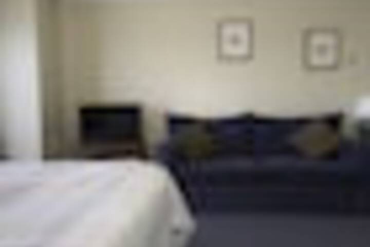 Room 62 of 384