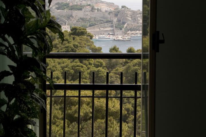 Room 18 of 39
