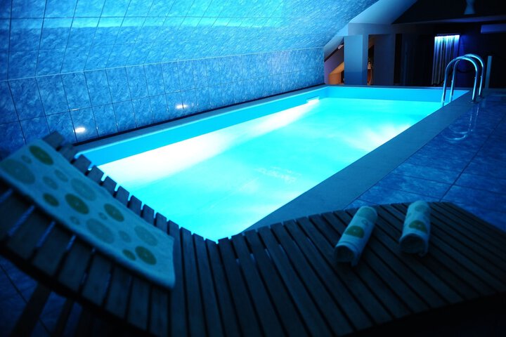 Pool 28 of 36