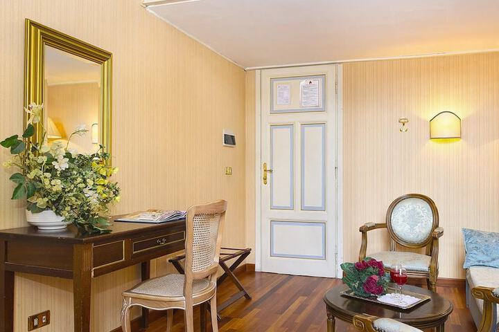 Room 31 of 49