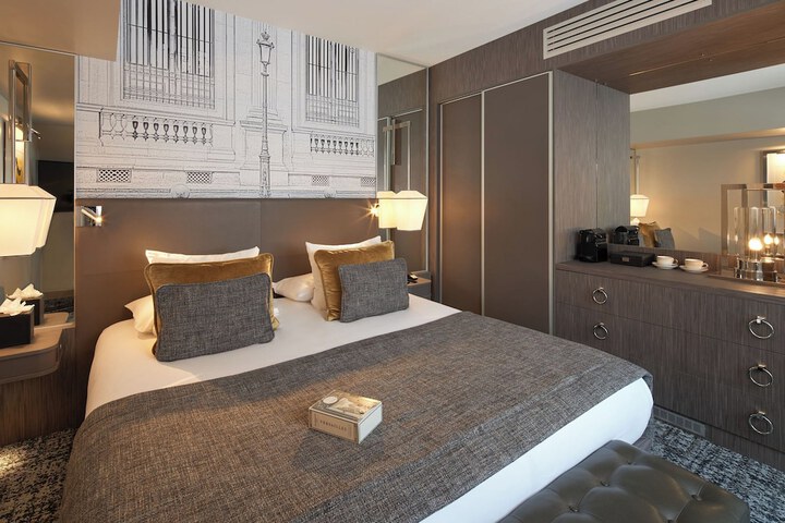 Room 12 of 70