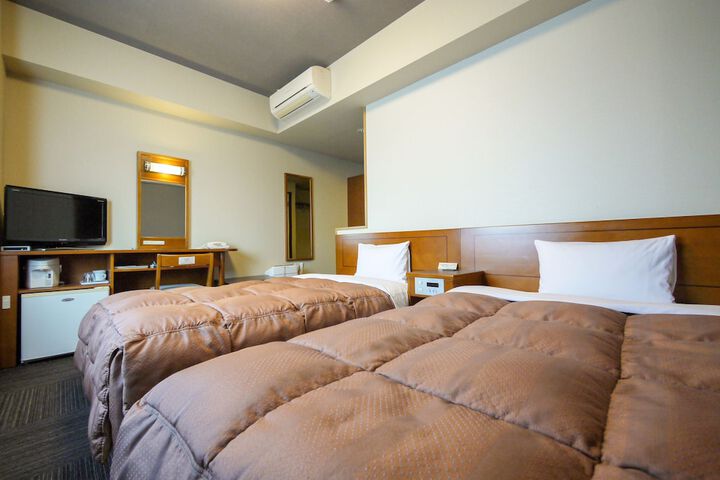 Room 4 of 36