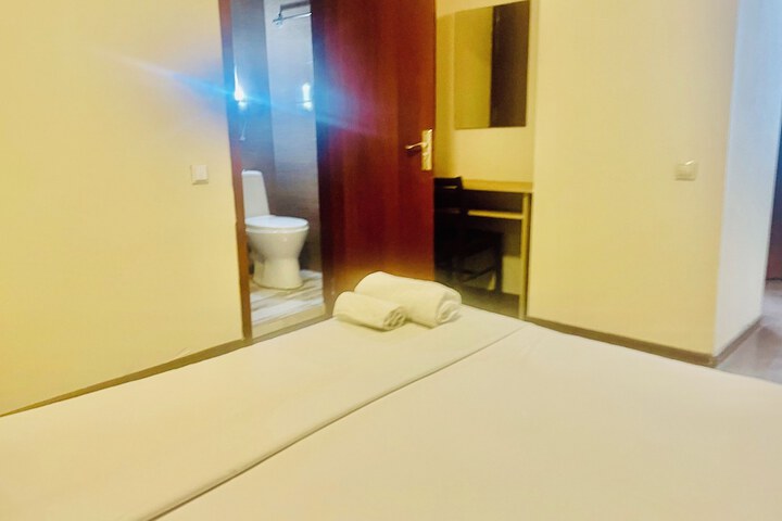 Room 10 of 146