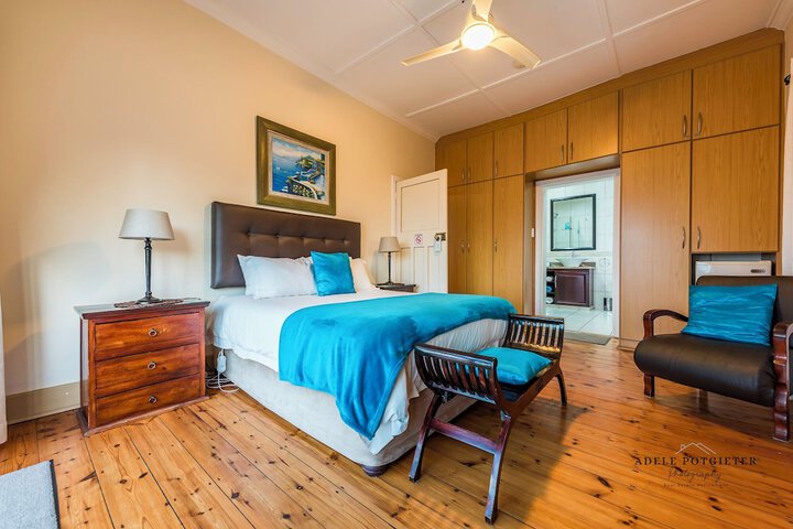 Room 28 of 104