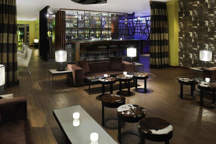 Lounge 145 of 195