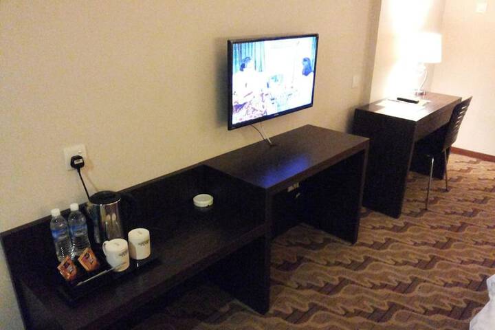 Room 13 of 26