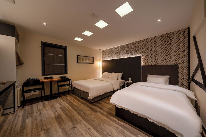 Room 14 of 39