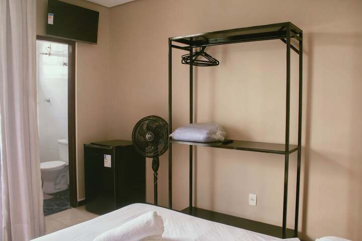 Room 4 of 20