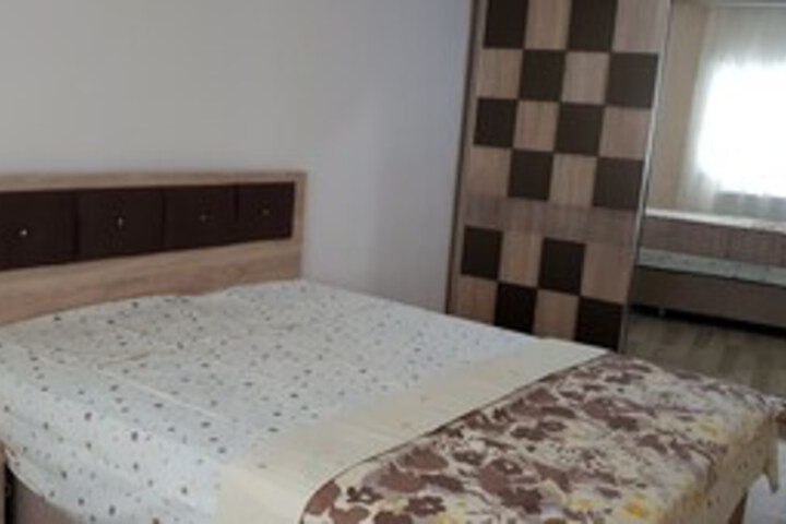 Room 8 of 13