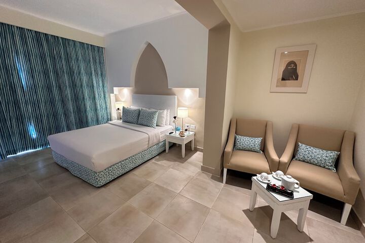 Room 6 of 50