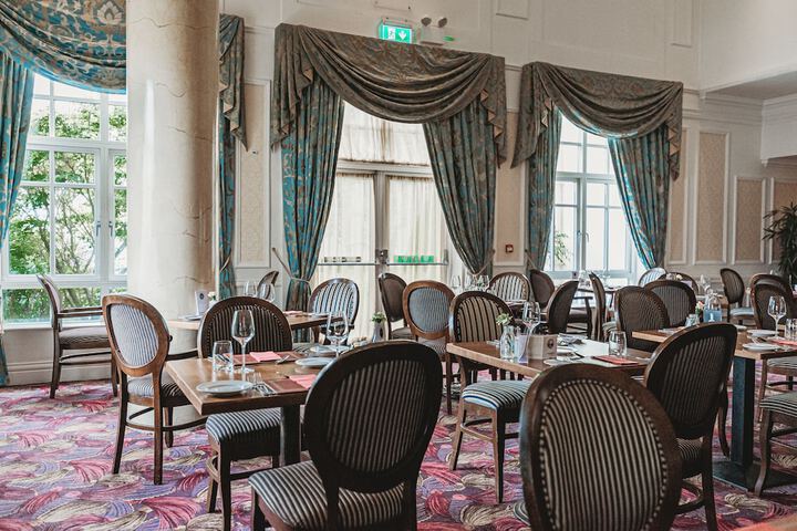 Dining 60 of 82
