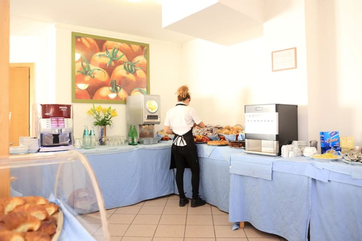 Breakfast buffet