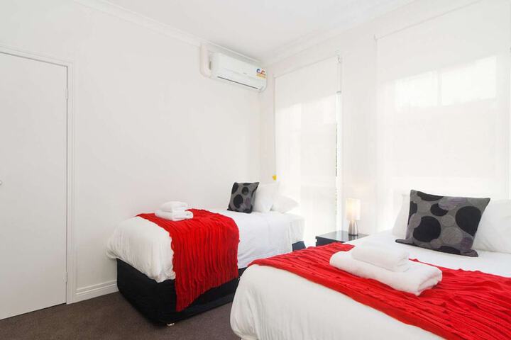 Room 3 of 7
