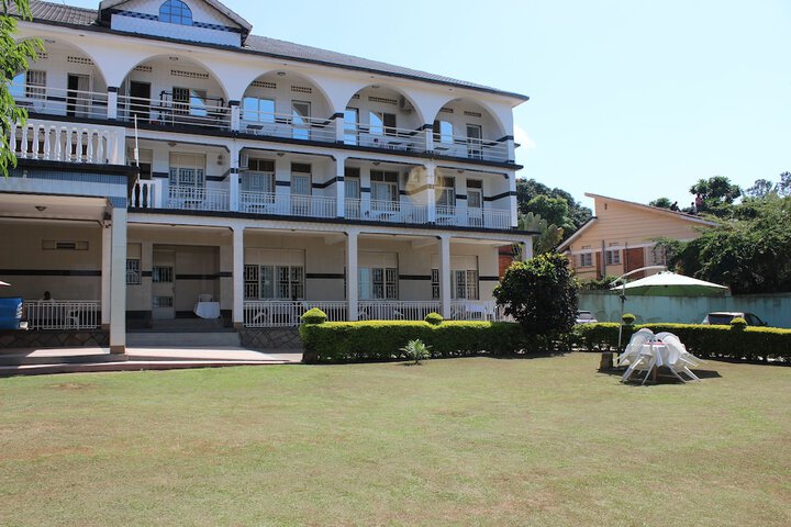 Hotel Exterior 26 of 31