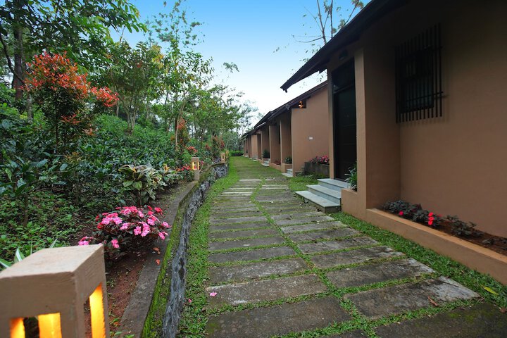 Hotel Exterior 44 of 57