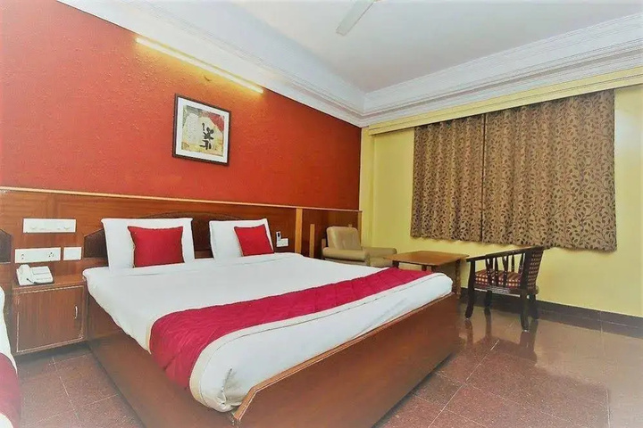 Room 3 of 8