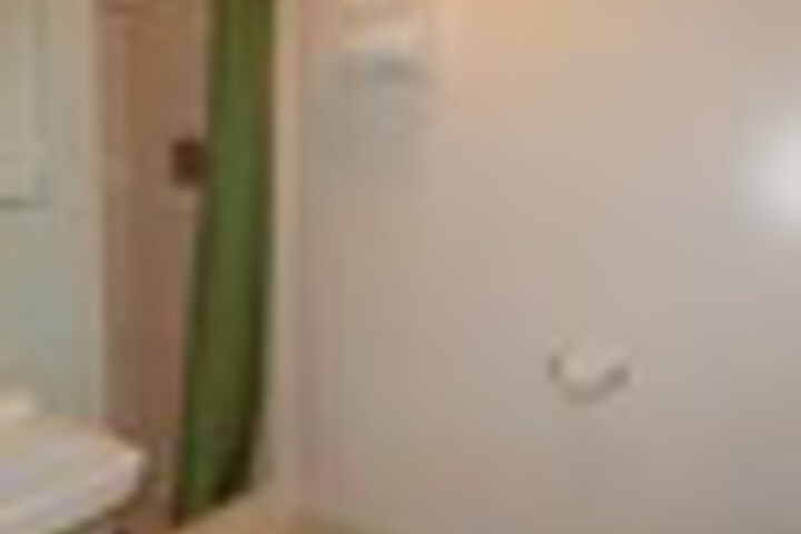 Room 59 of 102