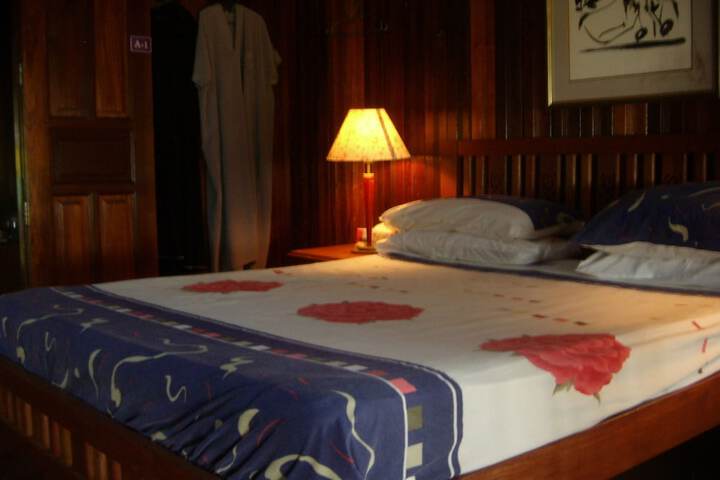 Room 8 of 30