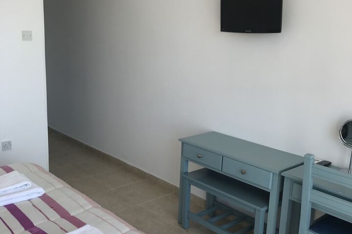 Room 10 of 35