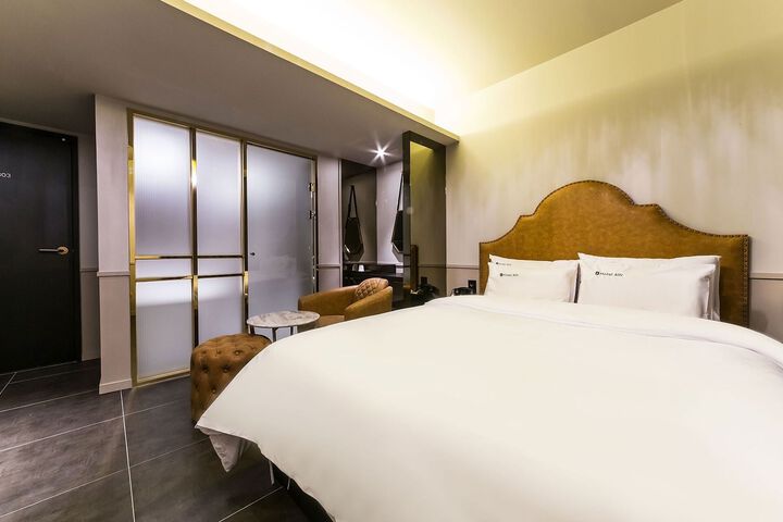 Room 55 of 84