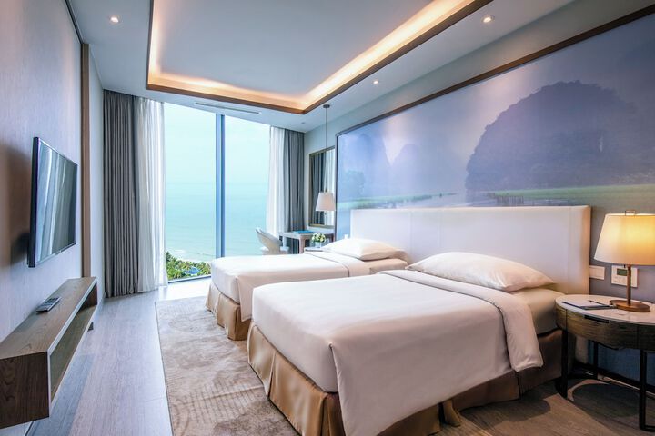 Room 19 of 80
