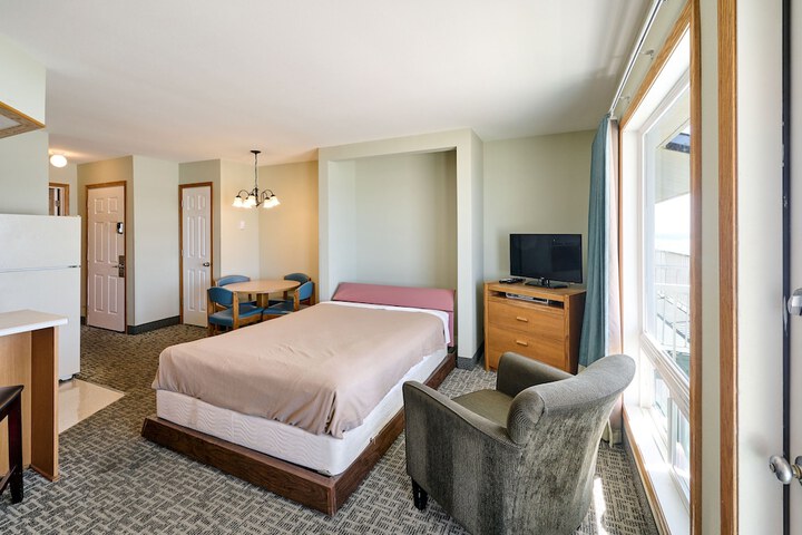 Room 125 of 198