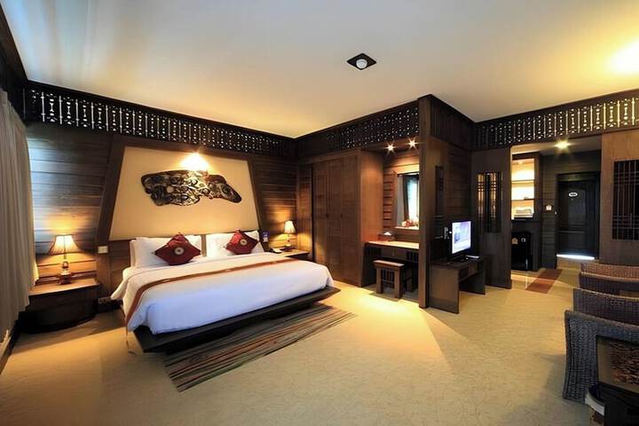 Room 28 of 76