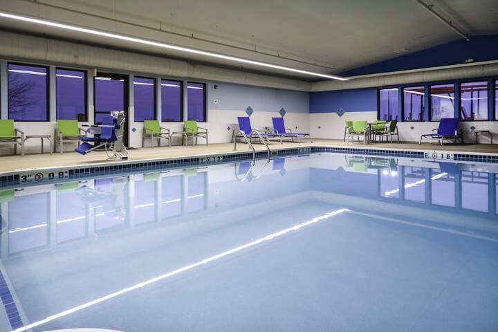 Pool 15 of 52