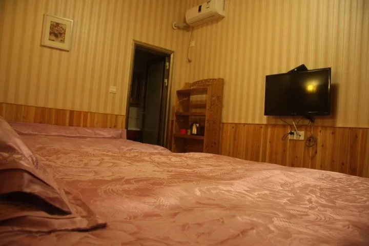 Room 15 of 19