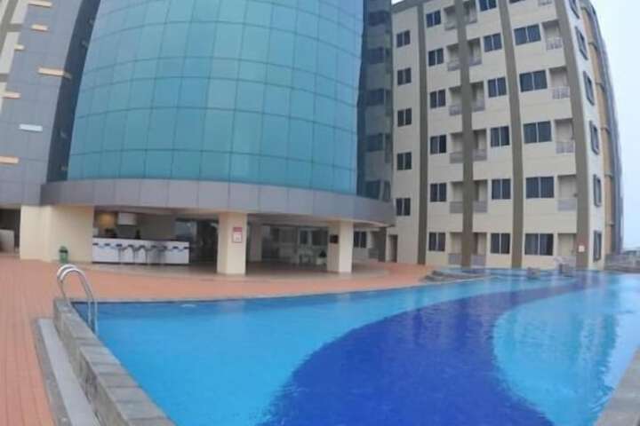 Hotel with Pool