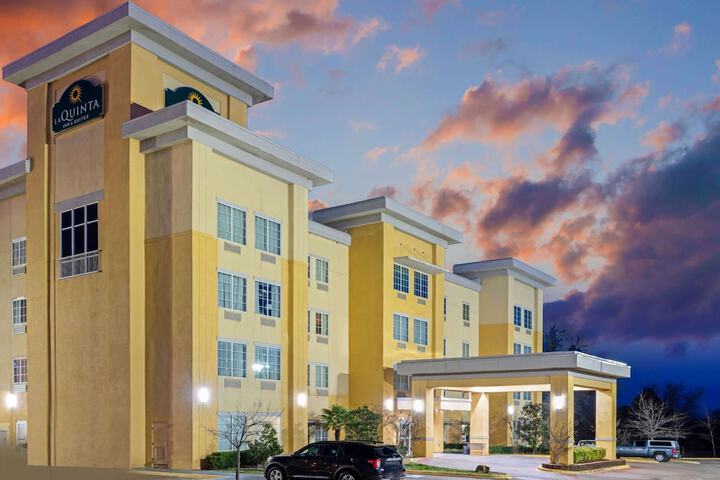 wyndham hotels in mcalester oklahoma