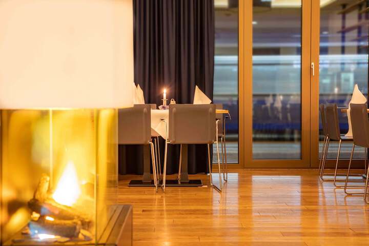 Lounge 68 of 75