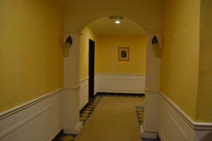 Ballroom/Hall 23 of 34