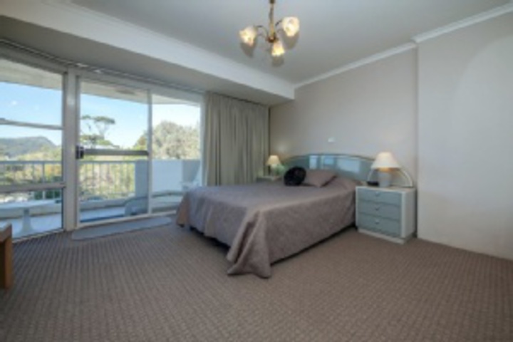Room 20 of 216