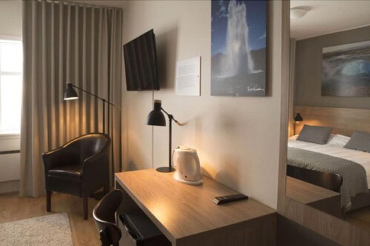 Room 11 of 43