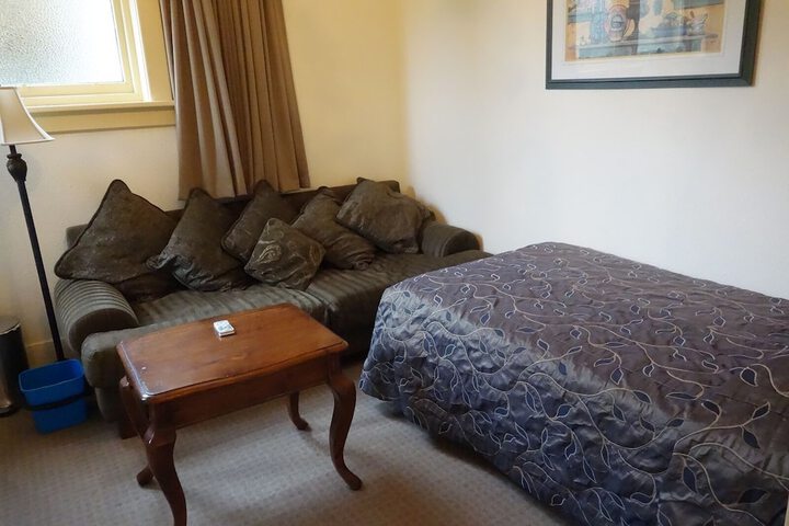 Room 25 of 69