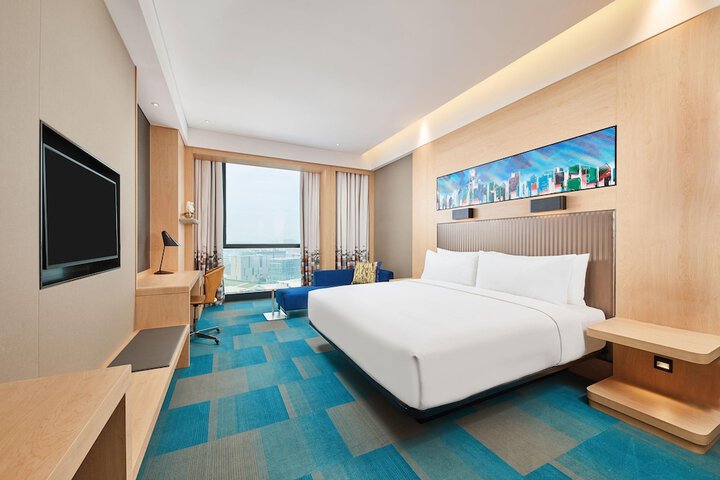 Room 9 of 38