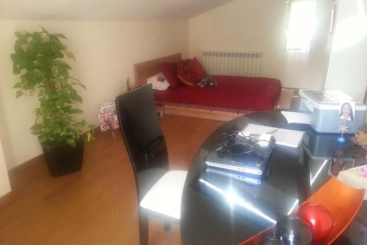 Room 10 of 26