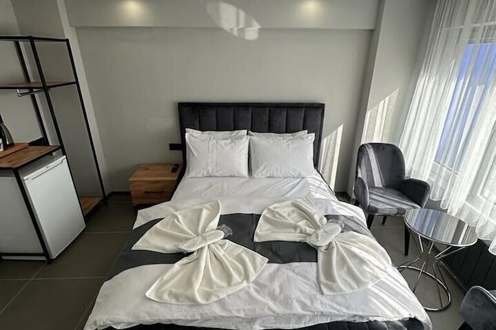 Room 16 of 33