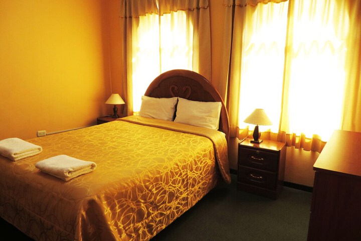 Room 8 of 10