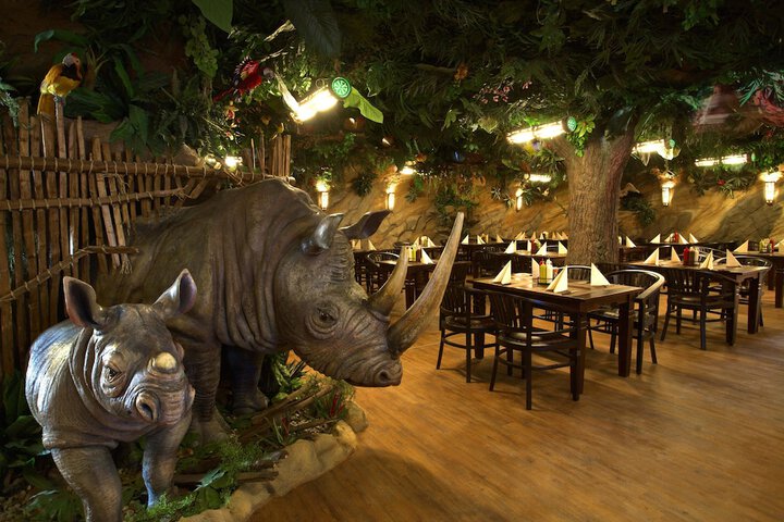 Dining 136 of 156
