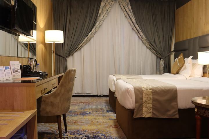 Room 12 of 17