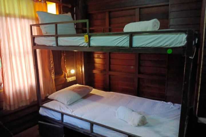 Room 28 of 33