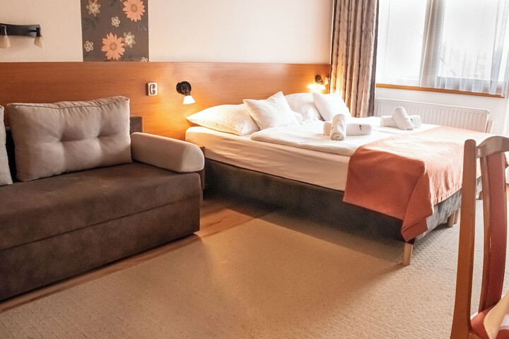Room 4 of 24