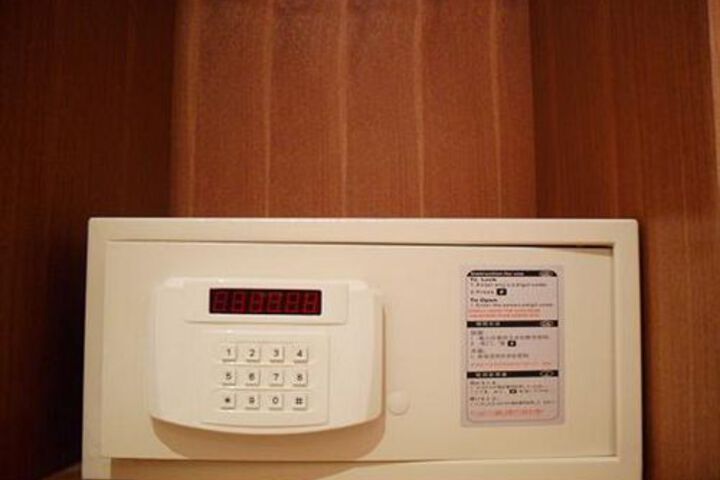 Room 3 of 35