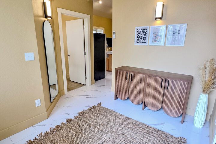 Room 32 of 53