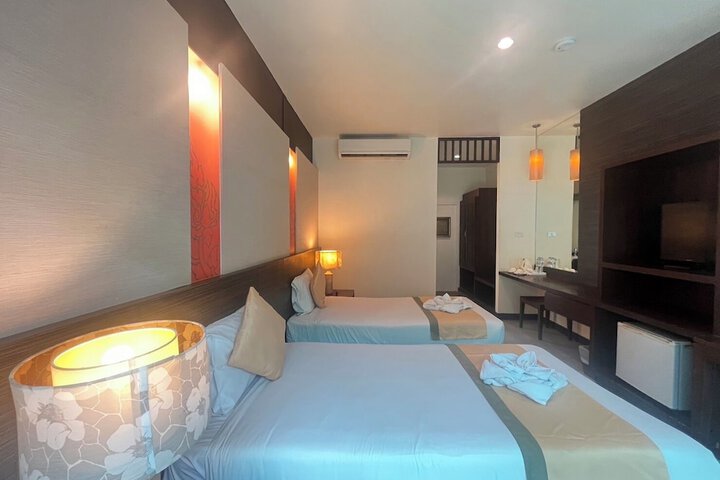 Room 6 of 81