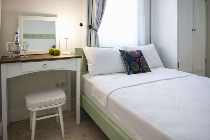 Room 18 of 35