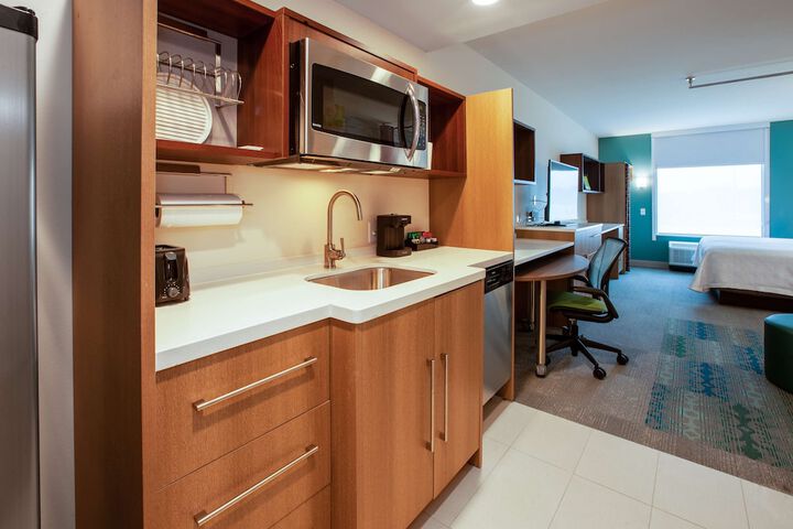 2 Queen Hearing Accessible Studio Suite (10 of 11)
