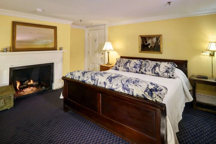 Room 34 of 57